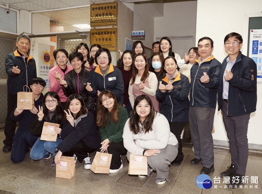 市場談平權教防詐 竹縣警局長送溫馨