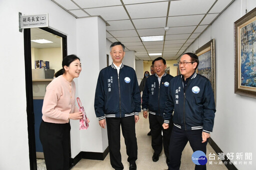 桃園警界慶祝婦女節 送上祝福與溫馨禮品