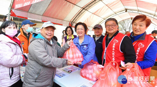 小確幸！彰化促銷雞蛋4盒100元 頭香早上5點半排隊採購