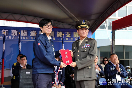 高雄港舉行海軍114年敦睦遠航訓練歡迎儀式 陳其邁：全力支持海軍