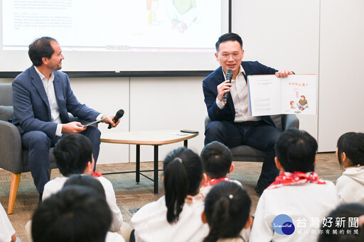 比利時法語圖書館藏在桃市總圖 蘇俊賓邀民眾體驗精采多元的法國文化