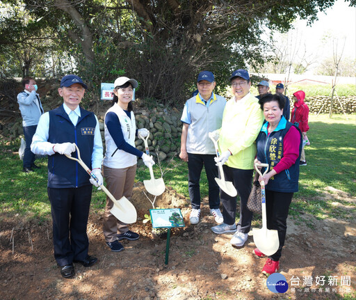 新竹分署「織一片生態綠網」 新豐鄉野戰公園植樹贈苗