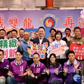 孫奶奶守護雙龍國小學童20年 蘇俊賓在兒童節手繪圖卡致敬