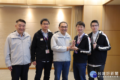 新北無障礙環境考核冠全國 工務局市政會議獻獎分享榮耀