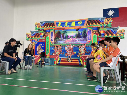雲林布袋戲三度拿下德國iF獎項 近期更吸引韓國EBS來台拍攝布袋戲專題