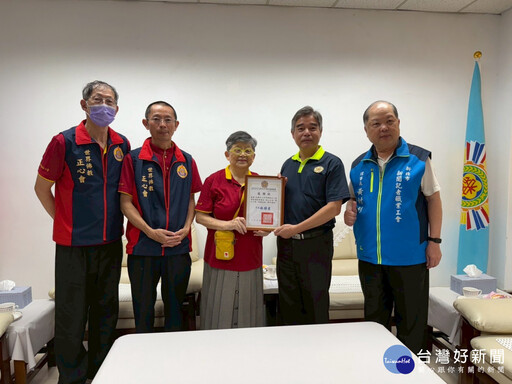 世界佛教正心會熱心公益 捐新北榮服處遺孤認養金