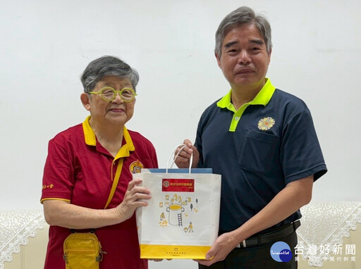 世界佛教正心會熱心公益 捐新北榮服處遺孤認養金