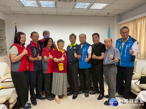 世界佛教正心會熱心公益 捐新北榮服處遺孤認養金