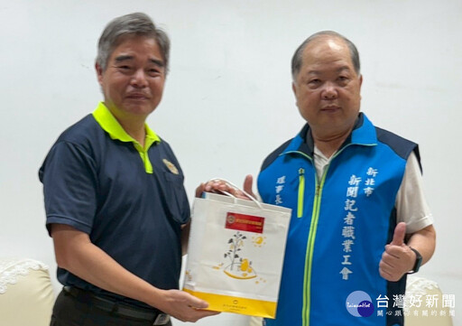 新北記者職業工會媒合世界佛教正心會 捐善款助新北榮民學子