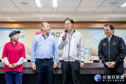 彭姓賢伉儷捐贈復康巴士 張善政感謝提升桃園市無障礙服務量能