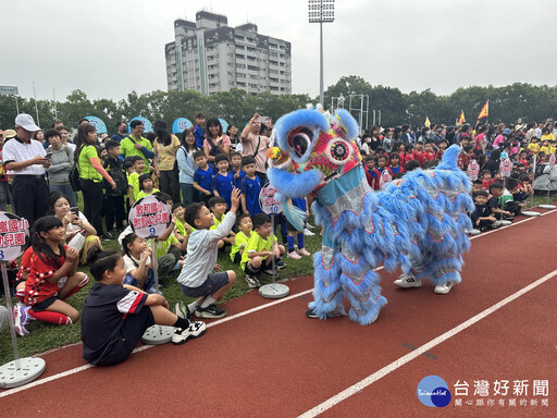 璉紅盃幼兒足球賽64隊爭鋒 幼童萌力無限