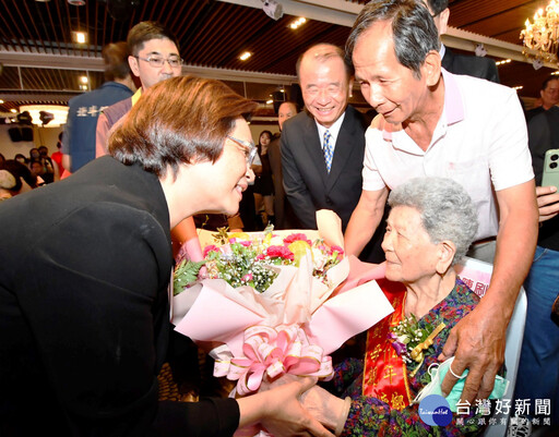 母親節前夕 彰化縣表揚38位模範母親