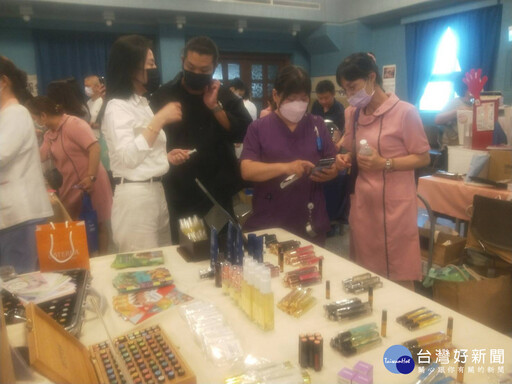 郭綜合醫院護師節紓壓攤位登場 讓全院護理工作人員放鬆心情