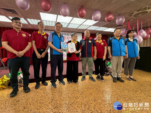 八德榮家歡慶母親節 新北記者工會及世界佛教正心會向偉大母愛致敬