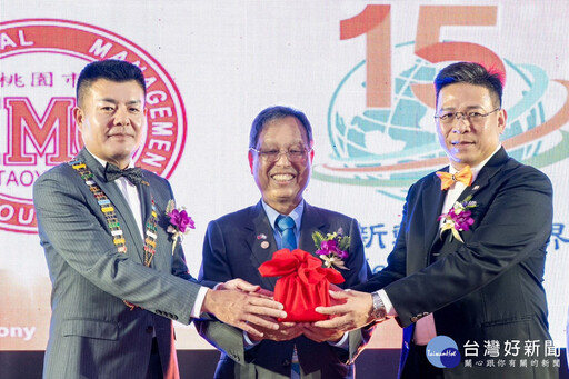 桃市國際工商經營研究社社長交接 張善政分享關稅亂局下產業對策