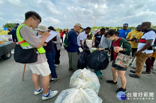 響應世界地球日 長榮大學師生走讀社區以行動愛地球