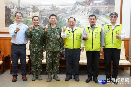 澎防部新任指揮官陳俊源拜會陳光復 攜手強化軍民合作、守護澎湖安全