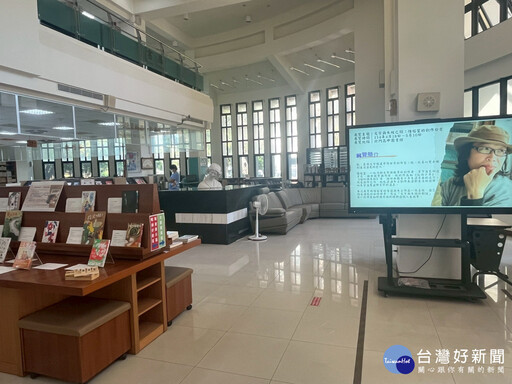 北門高中79週年校慶 表揚資深教職員工及鹽分地帶作家贈書