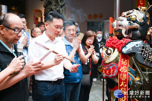 以創意融合現代與傳統文化 蘇俊賓親為龍元宮黑虎爺將軍開光入神