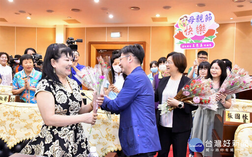 母親節前夕 彰化府會攜手推廣在地花卉傳遞祝福與心意