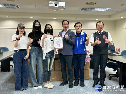 議員與企業聯手送愛 捐贈水果嘉惠桃市弱勢家戶