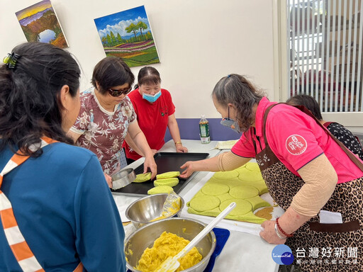 水里鄉農會家政班精心製作蔬菜蛋糕 讓長照中心長輩們歡度母親節