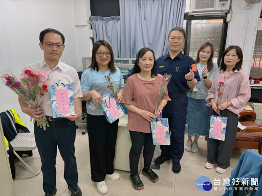 慶祝母親節 中和分局致贈康乃馨花及保健食品禮盒