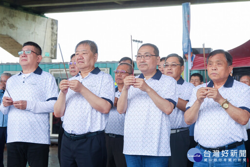 新北議長盃龍舟賽 議長、市長開光點睛祈求賽事順利