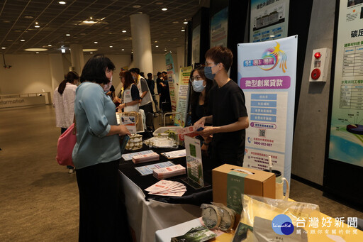 激盪青創新思維 張瑞夫分享洗衣老店創新故事