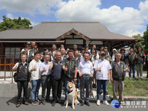 阿里山林鐵鹿麻產車站整修完工 秋田犬「波吉」化身實習站長