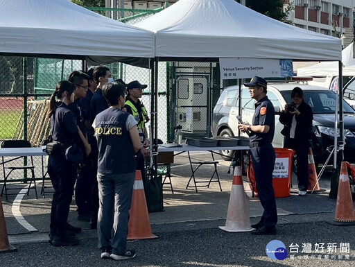 世壯運足球新北首戰 新莊警嚴密安檢熱情宣導