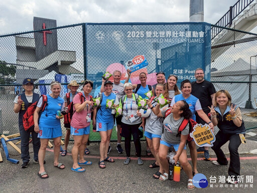 世壯運足球新北首戰 新莊警嚴密安檢熱情宣導