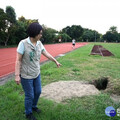 霧峰綜合運動場跑道破損有狗洞 民代爭取全區域整建