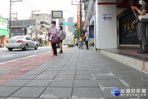 土城中央路人行道煥然一新 侯友宜視察成果