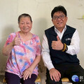 新竹郵局「端午節關懷獨居長者」 送上粽子和祝福