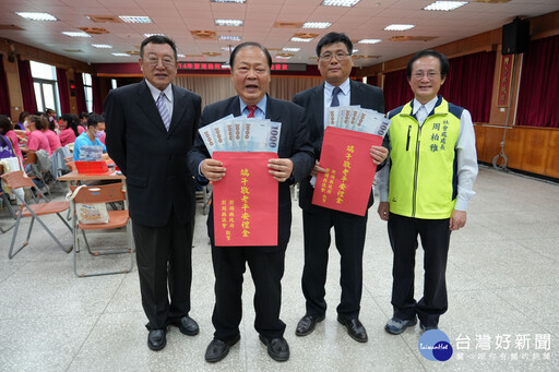 澎湖縣端午節敬老平安禮金發放 陳光復親赴現場關心作業進度