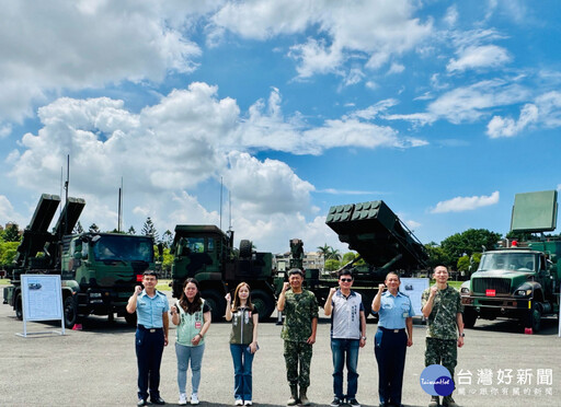 台南市軍人服務站端節敬軍 慰問國軍砲指部等單位