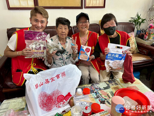 華山基金會志協助打掃環境 九旬嬤清爽迎端午