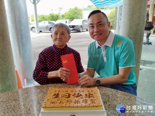 送上5月份生日禮金 邱振瑋:長輩樂齡生活更開心幸福