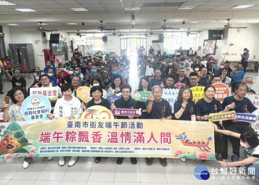 南市府結合民團傳遞端午溫情 提醒街友善用自立支援服務中心