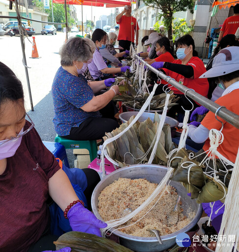 端午飄粽香 北台南家扶佳里服務處包3300粿粽子助165扶助戶快樂過節
