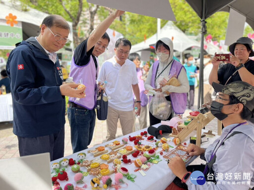 雄愛五伊打拼相挺 高市府辦理身心障礙者多元創業市集