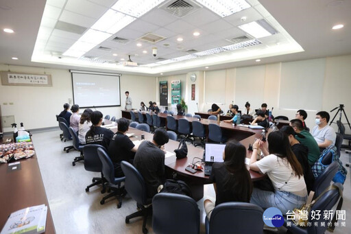 呈現4年學習成果 長榮大學應哲系畢業專題發表12篇論文