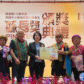鼓勵學子追求榮耀 周春米親頒縣長獎勉勵