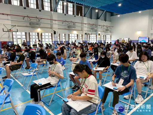 字字珠璣、拚出未來 桃園市英語單字競賽火熱開戰