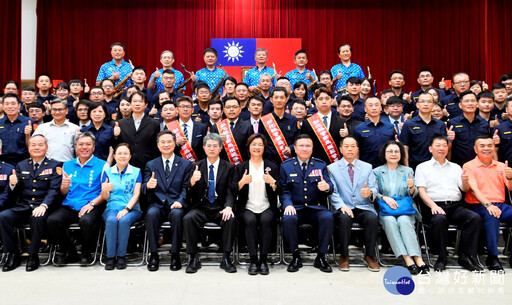 615愛在警察節向警察致敬 王惠美表揚63位績優警察同仁