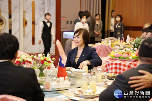 安倍昭惠夫人再度率團訪南 黃偉哲多種芒果款待博得滿堂彩