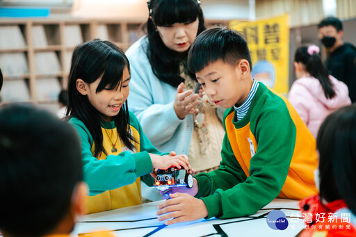 台積電以「孝」傳「愛」 攜手僑愛國小共築多元親子關懷與AI學習未來