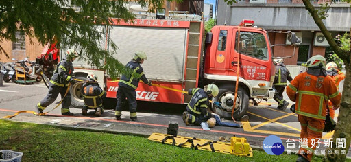 模擬大貨車事故實戰救援 桃園消防局提升交通應變能力