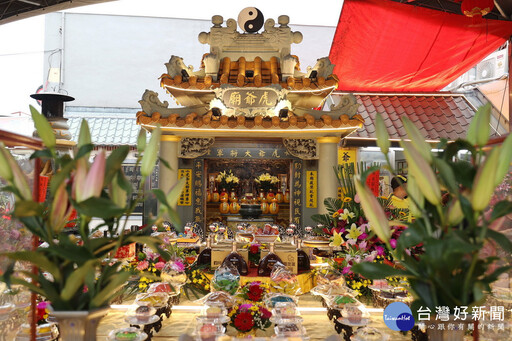 水里天聖宮虎爺聖誕遶境活動 許淑華上香祈福